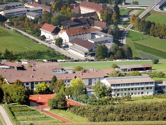 Collage der alten Gebäude der HBLFA Tirol in Rotholz und Kematen in Tirol