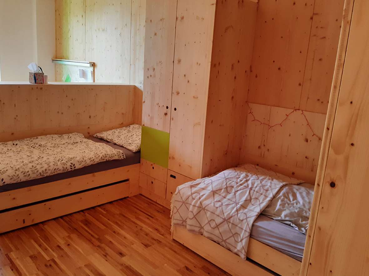 Doppelzimmer im neuen, freiwilligen Internat/Wohnheim mit 200 Betten der HBLFA Tirol in Rotholz - geführt von Sozialpädagoginnen