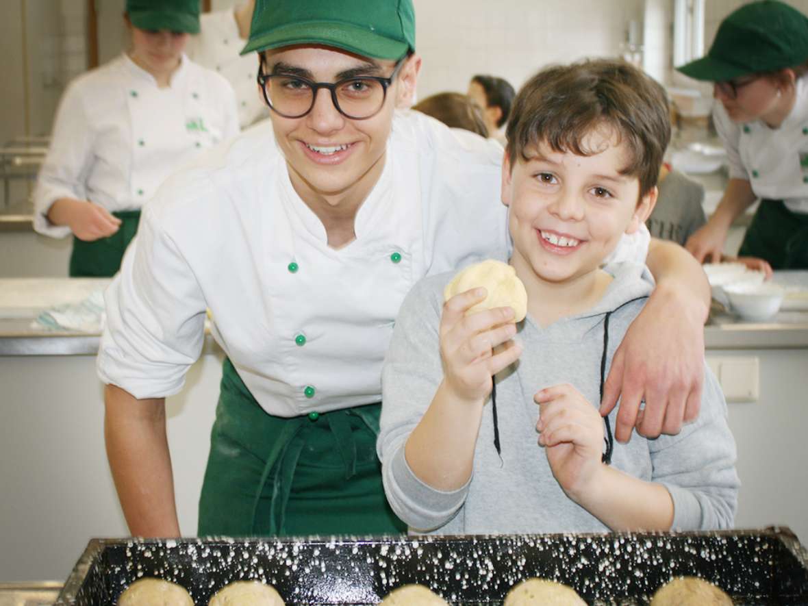 Kochen und Servieren lernen an der HBLFA Tirol: regional, saisonal, kalorienbewusst, gesund