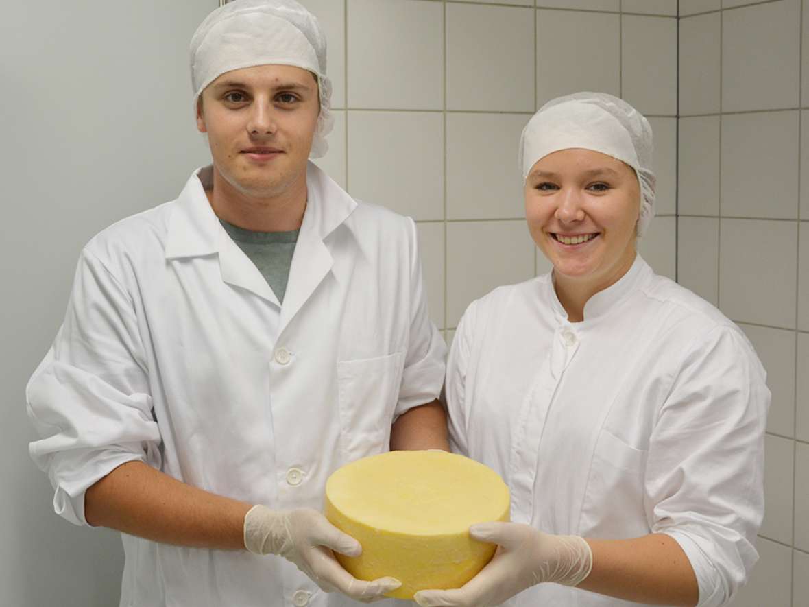 Technologie der Milchverarbeitung - ein Highlight in der Ausbildung an der HBLFA Tirol
