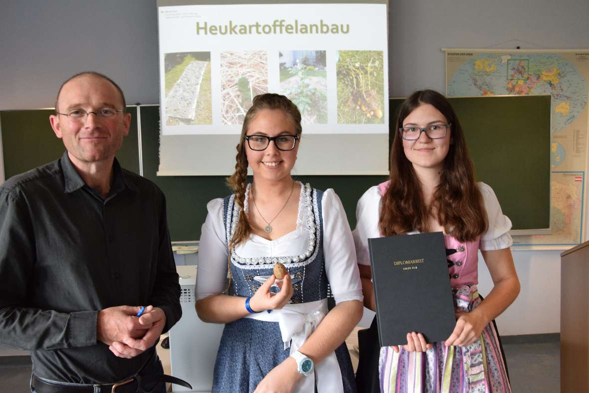 Angelika Lorenz und Stefanie Kollreider mit Betreuer DI Daniel Nigg