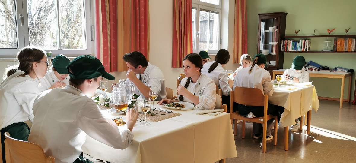 Vorbereitung auf die Koch- und Servierprüfung