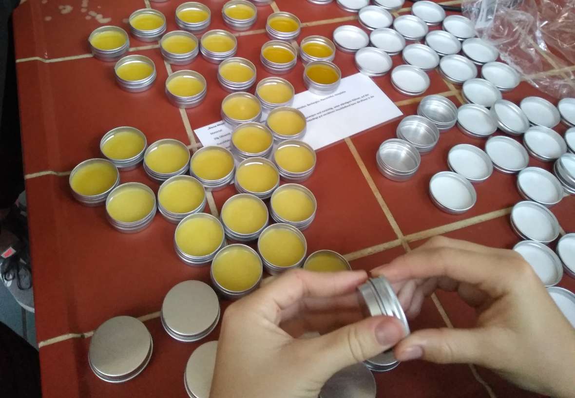 Befüllte wiederverwendbar Döschen