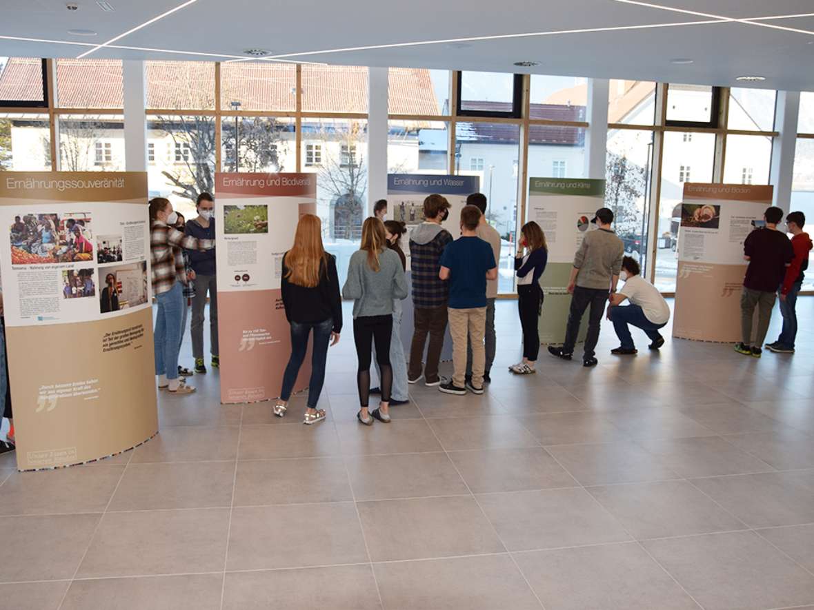 Wanderausstellung "Unser Essen in unseren Händen" an der HBLFA Tirol