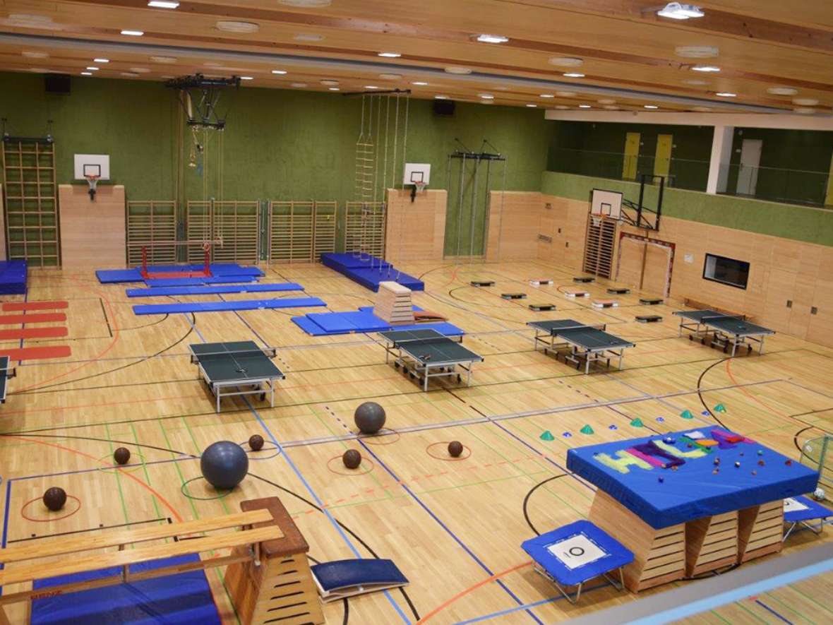 Doppelturnhalle am Tag der offenen Schule