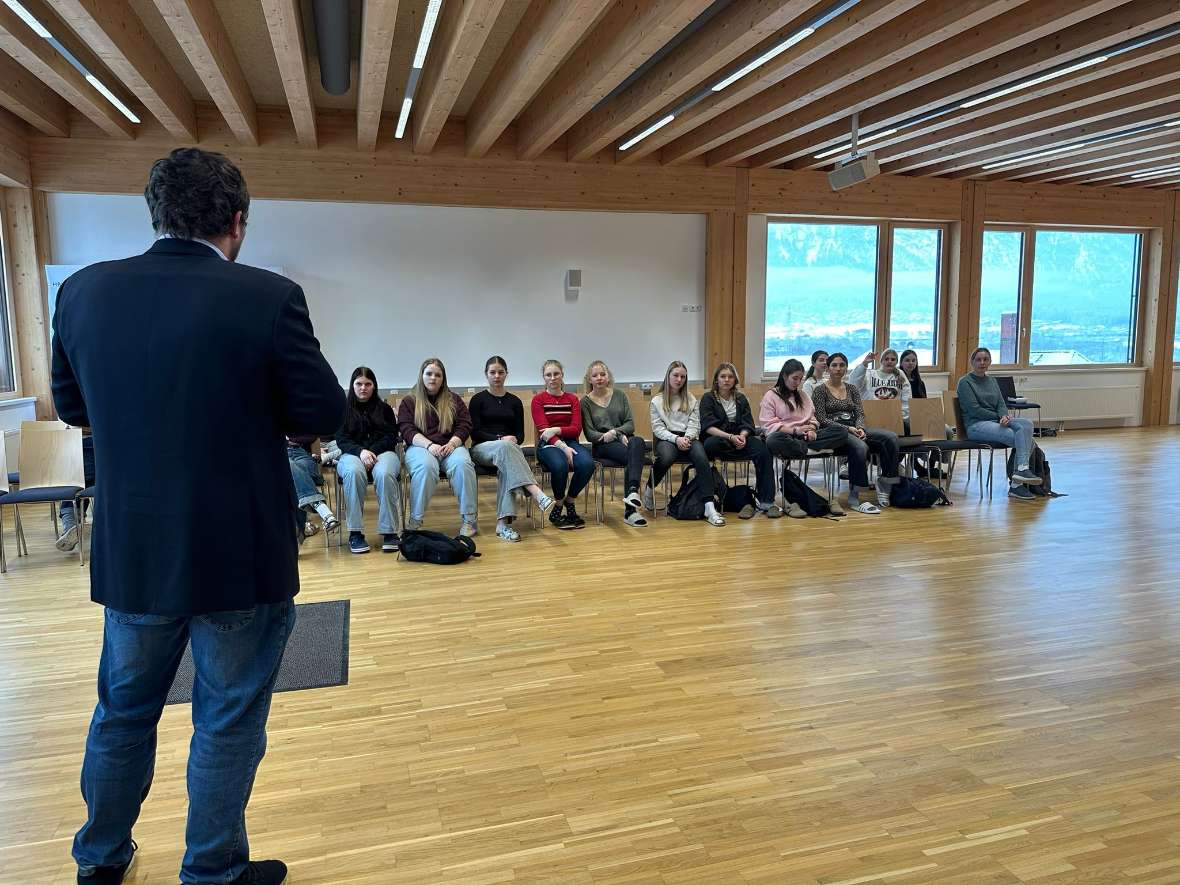 „Vogel aus dem Eis“